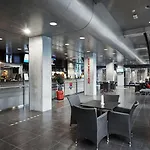 Metro Hotel 2*