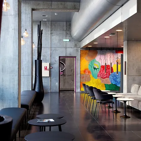 Metro Hotel 2*