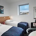 Metro Hotel