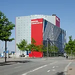 Metro Hotel 2*