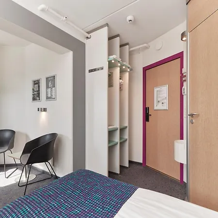 Metro Hotel 2*