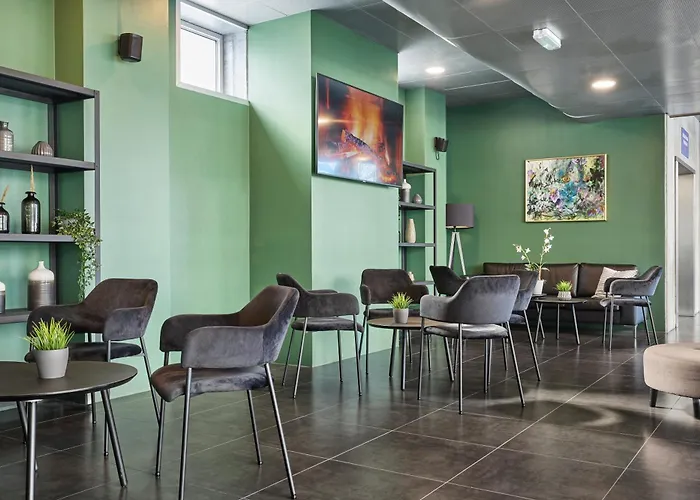 メトロ ホテル 2*